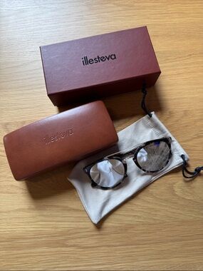 Illesteva Puglia White Tortoise Shell Round Frames - Brown w/ Mirrored Lenses